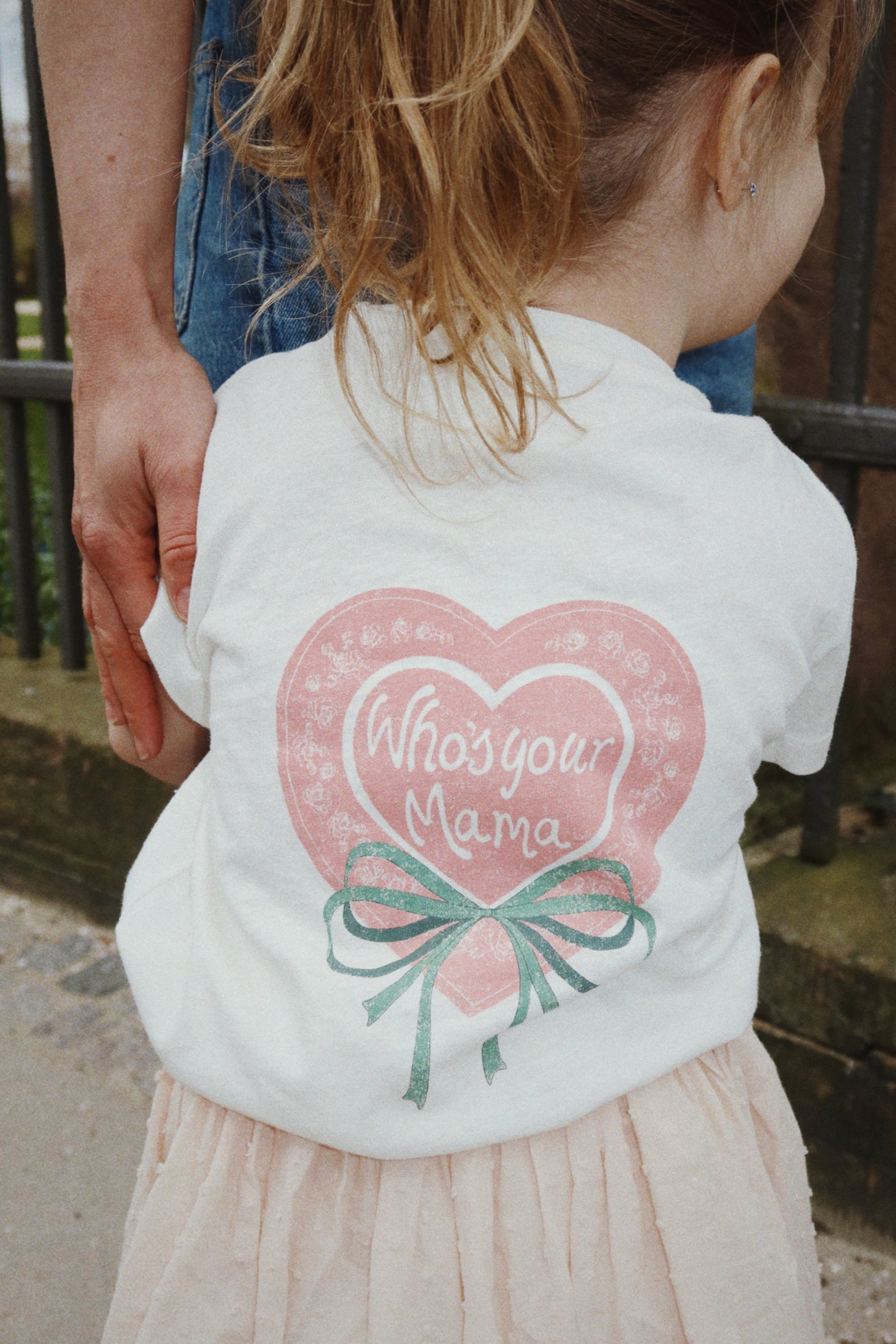 Konges Slojd - Mama T-shirt (für Kinder) 'WHO'S YOUR MAMA KIDS TEE OCS - ANTIQUE WHITE'