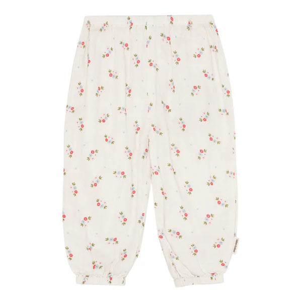 Okker-Gokker - Hose mit Blumen 'MUSLIN AOP BLUE FLORAL BABY PANTS - BLUE FLORAL'