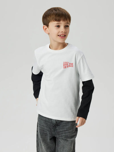 Name it - T-shirt 'NKMDUSTER NREG SS TOP - Bright White BURGER'