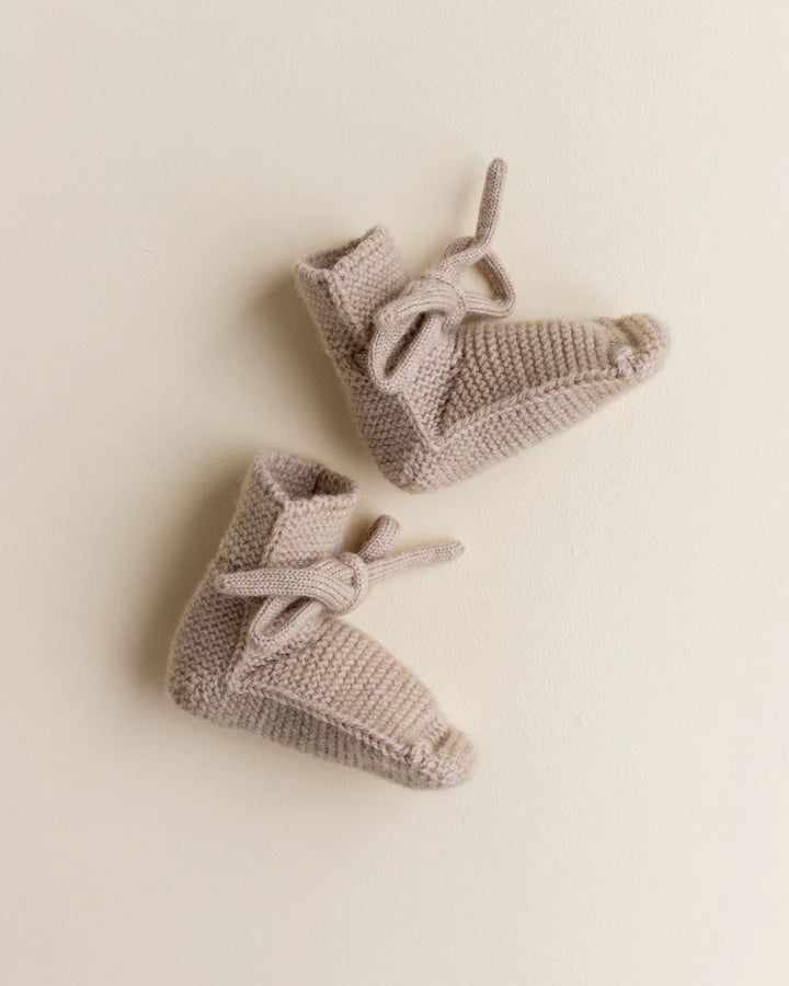 Hvid - Babyschuhe aus Wolle - 'Booties - Sand'
