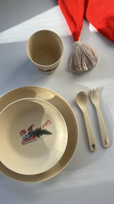 Konges Slojd - Geschirrset mit Weihnachtsmotiven 'PLA DINNER SET - MERRY CHRISTMAS'