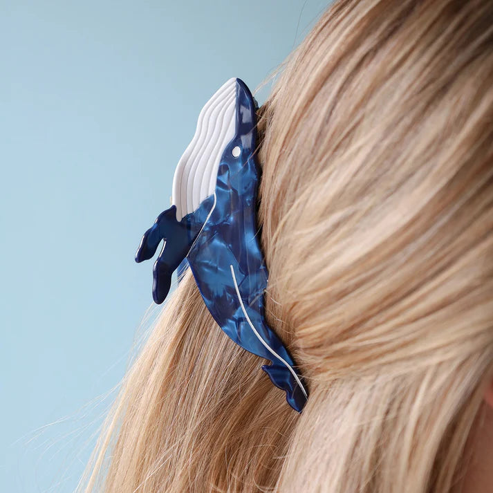 Lulue - Haarklammer mit Wal ’BLUE WHALE HAIR CLAW - BLUE‘