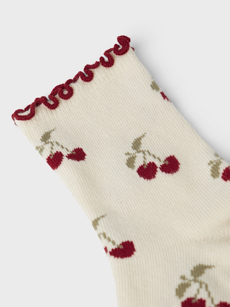 Lil Atelier - Socken mit Kirschen 'NMFDARLENE SOCK LIL - Turtledove/CHERRY'