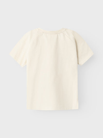 Lil Atelier - T-shirt mit Knöpfen 'NMMDELLO SS TOP LIL - Coconut Milk'