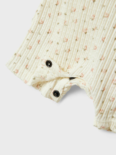 Lil Atelier - Kurzarm Strampler 'NBFHULLA SS LOOSE SUIT LIL - Coconut Milk'
