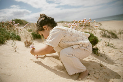 Lil Atelier - Pollunder mit Strickmuster 'NMFDAGNY LOOSE VEST LIL - Turtledove MELANGE'