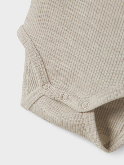 Name it - Langarmbody aus Wolle NBNWAX WOOL RIB LS BODY NOOS-Nacreous Cloud'