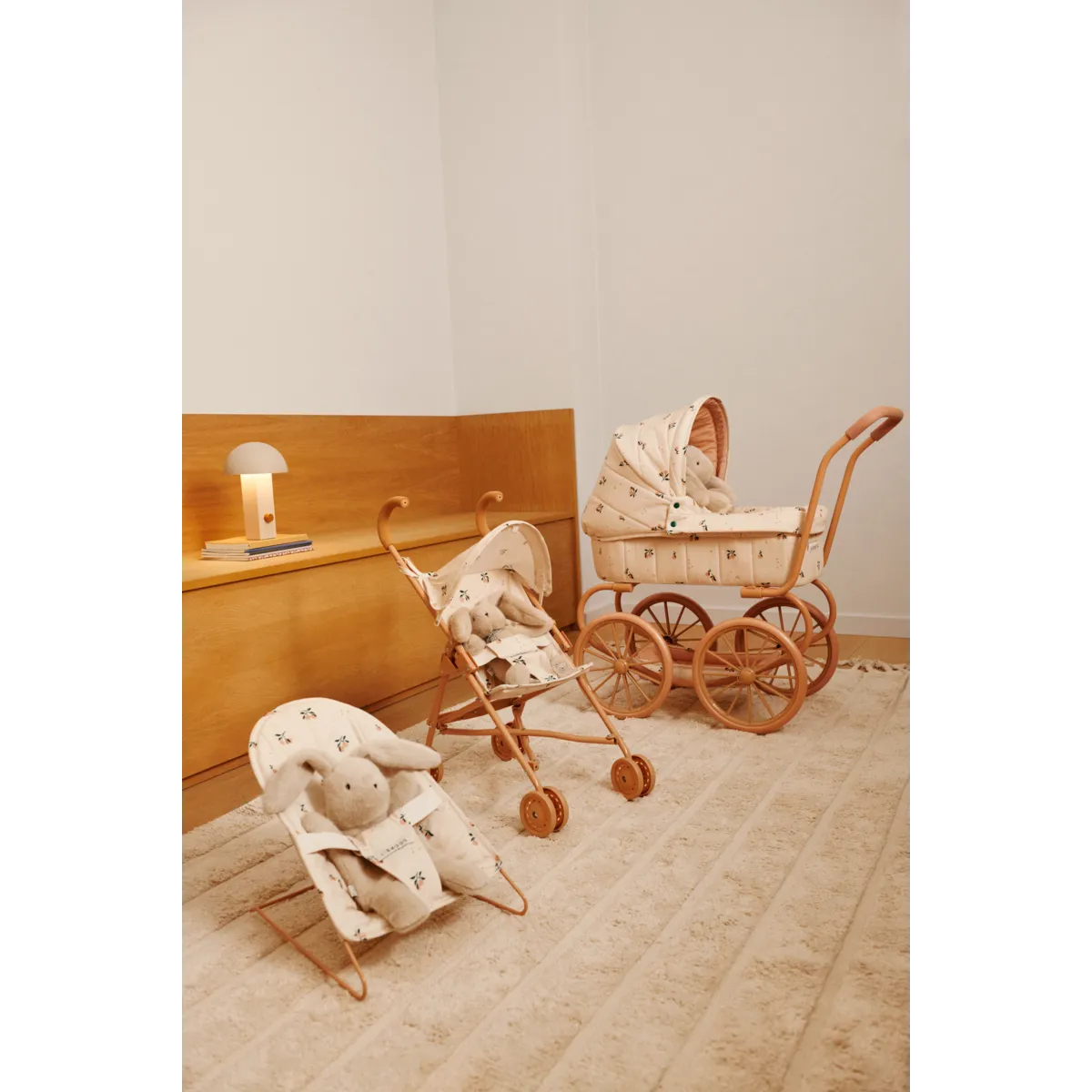Liewood - Kinderwagen 'Elsie Doll Stroller - Peach / Sea shell'
