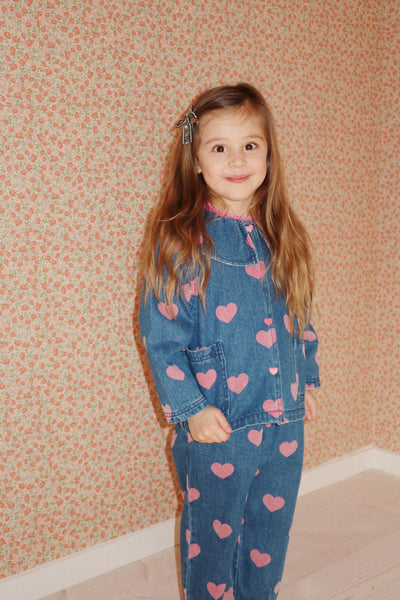 Konges Slojd - Jeans mit Herzen 'MAGOT FRILL PANTS GOTS - BON COEUR PINK'