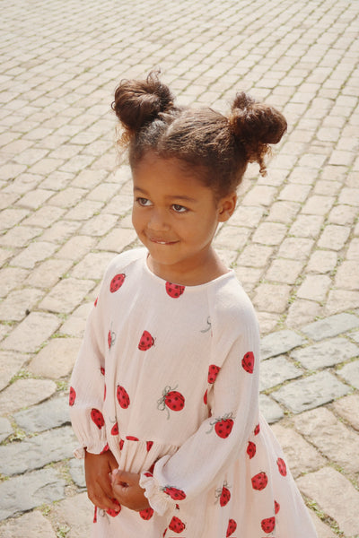Konges Slojd - Kleid mit Marienkäfer 'COCO LADYBUG DRESS GOTS - LADYBUG BOW'