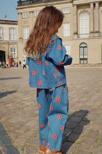 Konges Slojd - Jeans mit Marienkäfer 'MAGOT LADYBUG FRILL PANTS GOTS - LADYBUG'