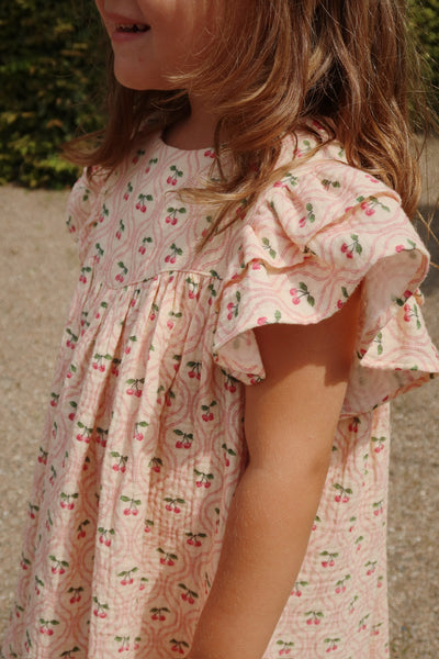 Konges Slojd - Kleid mit Kirschen 'COCO DRESS GOTS - CHERRY PINK MOTIF'