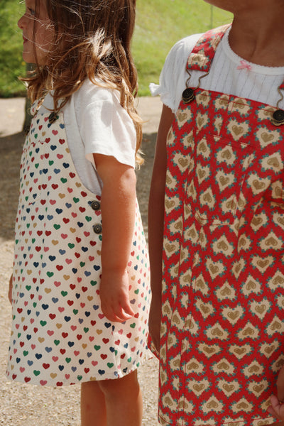 Konges Slojd - Kleid mit Herzen 'FRANKIE OVERALL DRESS GOTS - COEUR COLORÉ'
