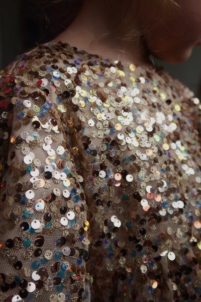 Konges Slojd - Kleid mit Glitzer 'LILA SEQUINS BOW DRESS - GOLD GLITTER'