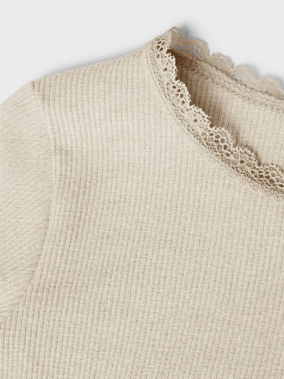 Name it - Langarmshirt in Beige 'NMFKAB LS TOP NOOS - Peyote Melange'